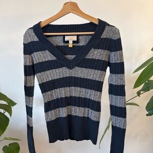 Y2K American Eagle Outfitters Navy and Gray Striped V-Neck Sweater